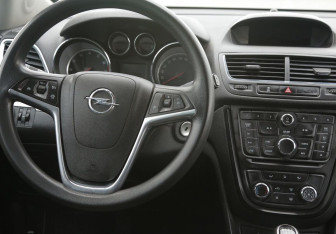Подержанный автомобиль Opel Mokka 2014 года (14 фото)