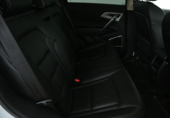 Подержанный автомобиль Geely Atlas 2019 года (11 фото)