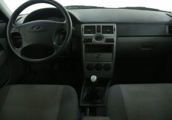 Подержанный автомобиль LADA (ВАЗ) Priora Hatchback 2011 года (12 фото)