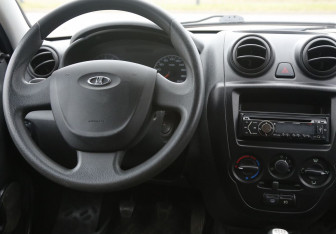 Подержанный автомобиль LADA (ВАЗ) Granta Sedan 2012 года (14 фото)