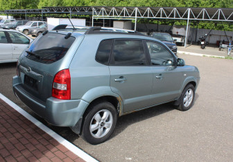 Подержанный автомобиль Hyundai Tucson 2006 года (7 фото)