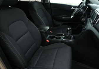 Подержанный автомобиль Kia Sportage 2017 года (10 фото)