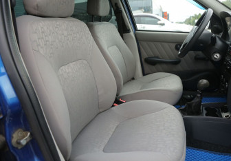 Подержанный автомобиль Fiat Albea 2011 года (10 фото)