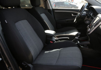 Подержанный автомобиль Kia Ceed Wagon 2010 года (10 фото)