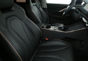 Подержанный автомобиль Omoda C5 2023 года (10 фото)