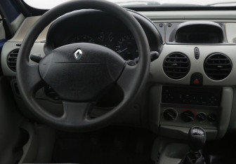 Подержанный автомобиль Renault Kangoo 2002 года (14 фото)