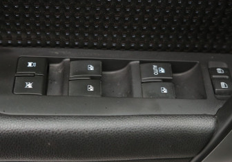 Подержанный автомобиль Chevrolet Captiva 2012 года (17 фото)