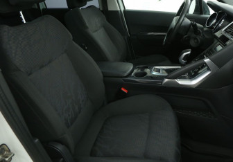 Подержанный автомобиль Peugeot 3008 2011 года (10 фото)