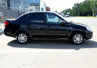 Подержанный автомобиль LADA (ВАЗ) Granta Sedan 2018 года (7 фото)