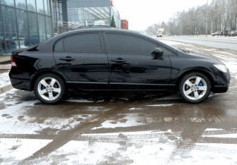 Подержанный автомобиль Honda Civic Sedan 2006 года (7 фото)
