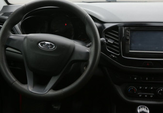 Подержанный автомобиль LADA (ВАЗ) Vesta Sedan 2021 года (14 фото)