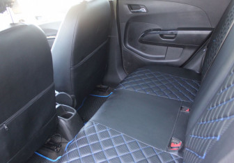Подержанный автомобиль Chevrolet Aveo Sedan 2012 года (14 фото)