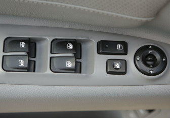 Подержанный автомобиль Kia Magentis 2007 года (17 фото)