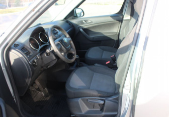 Подержанный автомобиль Skoda Yeti 2012 года (10 фото)