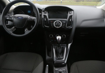 Подержанный автомобиль Ford Focus Hatchback 2011 года (12 фото)