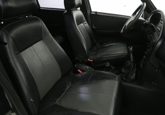 Подержанный автомобиль Chevrolet Niva 2008 года (10 фото)