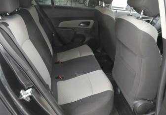Подержанный автомобиль Chevrolet Cruze Hatchback 2012 года (6 фото)