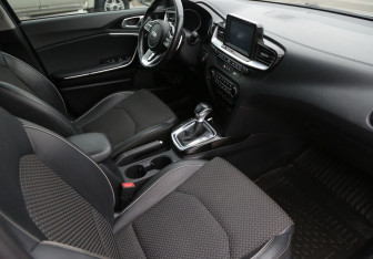 Подержанный автомобиль Kia Ceed Wagon 2019 года (16 фото)