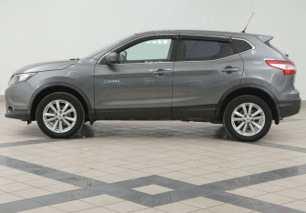 Подержанный автомобиль Nissan Qashqai 2015 года (7 фото)