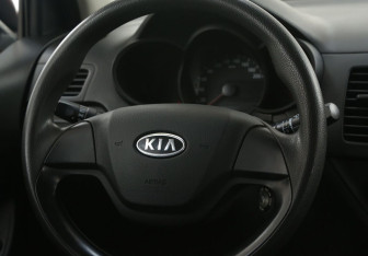 Подержанный автомобиль Kia Picanto 2011 года (16 фото)