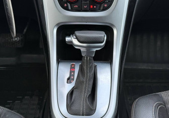 Подержанный автомобиль Opel Astra Hatchback 2013 года (10 фото)