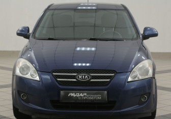 Подержанный автомобиль Kia Ceed Hatchback 2009 года (6 фото)