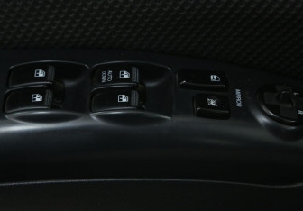 Подержанный автомобиль Kia Sportage 2007 года (17 фото)