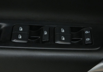 Подержанный автомобиль Geely Atlas 2018 года (16 фото)