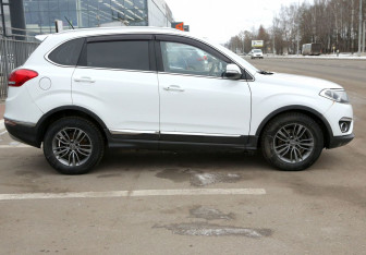 Подержанный автомобиль Chery Tiggo 5 2017 года (7 фото)