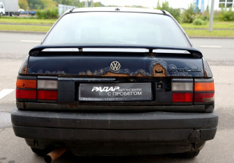 Подержанный автомобиль Volkswagen Passat Sedan 1988 года (5 фото)