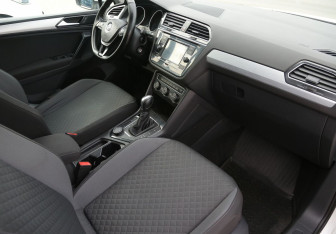 Подержанный автомобиль Volkswagen Tiguan 2018 года (9 фото)