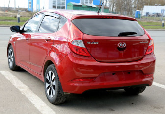 Подержанный автомобиль Hyundai Solaris Hatchback 2015 года (4 фото)