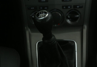 Подержанный автомобиль Opel Antara 2011 года (15 фото)