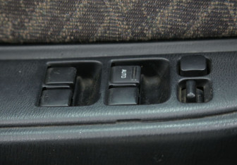 Подержанный автомобиль Nissan Sentra Sedan 1999 года (17 фото)