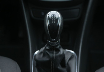 Подержанный автомобиль Opel Mokka 2014 года (15 фото)