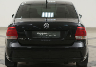 Подержанный автомобиль Volkswagen Polo Sedan 2012 года (3 фото)
