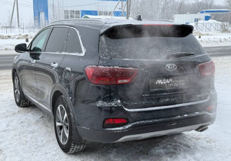 Подержанный автомобиль Kia Sorento 2019 года (5 фото)