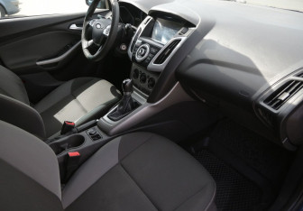 Подержанный автомобиль Ford Focus Wagon 2012 года (9 фото)
