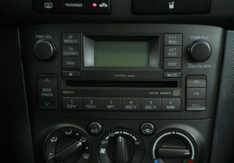 Подержанный автомобиль Toyota Avensis Sedan 2008 года (13 фото)