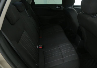 Подержанный автомобиль Citroen C4 Hatchback 2012 года (11 фото)