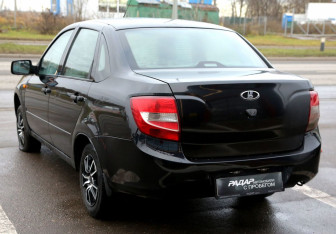 Подержанный автомобиль LADA (ВАЗ) Granta Sedan 2013 года (4 фото)
