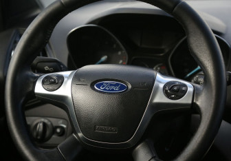 Подержанный автомобиль Ford Kuga 2014 года (16 фото)