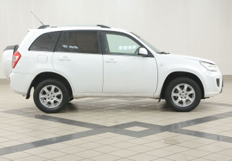Подержанный автомобиль Chery Tiggo (T11) 2014 года (5 фото)