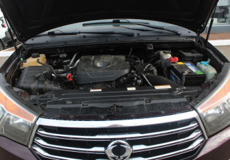 Подержанный автомобиль SsangYong Stavic 2014 года (17 фото)