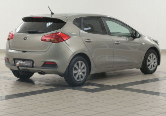 Подержанный автомобиль Kia Ceed Hatchback 2012 года (4 фото)