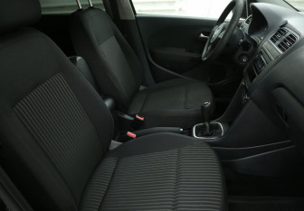 Подержанный автомобиль Volkswagen Polo Sedan 2012 года (10 фото)