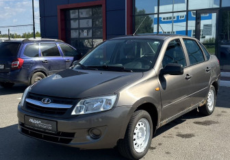 Подержанный автомобиль LADA (ВАЗ) Granta Sedan 2014 года (8 фото)