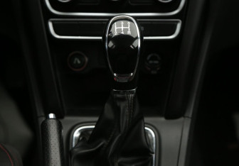 Подержанный автомобиль Chery Tiggo 3 2018 года (13 фото)