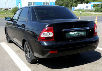 Подержанный автомобиль LADA (ВАЗ) Priora Sedan 2010 года (4 фото)