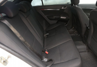 Подержанный автомобиль Geely Emgrand EC7 Sedan 2013 года (11 фото)